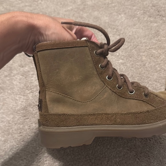 UGG Robley Boots - Picture 7 of 11